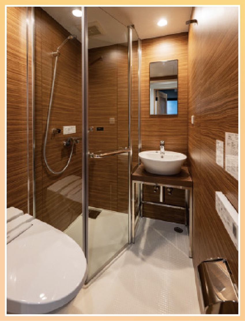 トイレ + 洗面スペース/ 1F